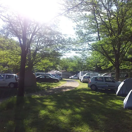 Camping *