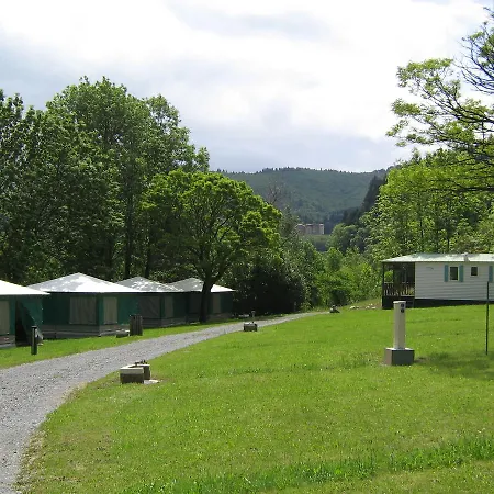 Camping *